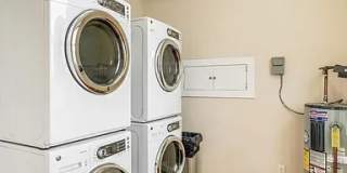 6 Spice St. Gallery 7