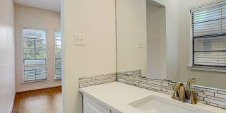 709 W 21st St Apt 206 Gallery 16