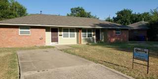 (2) Bed/(1) Bath Updated Throughout! Located just east of campus! Gallery 1