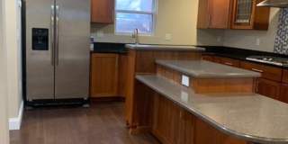 Absolutely Stunning Single Family in Bloomfield! Gallery 3