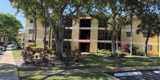 3017 N Oakland Forest Drive Gallery 1