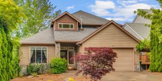 Stunning, spacious 4-bdrm/4-bath in Tigard. Fireplace, massive decks, next to nature Gallery 1