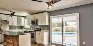 3 Bedroom Home with pool in Destin on Kelly Street! Gallery 1