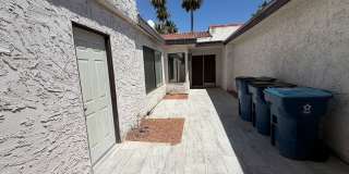 single-story townhouse 3-bedroom, 2-bath Gallery 18