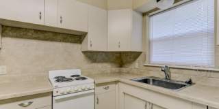 Charming 2-Bedroom Home with Spacious Backyard & Great Location Gallery 16