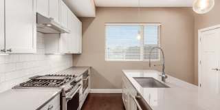 Luxury Living at Four X Five Condos Gallery 10