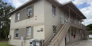 232 CHELSEA Street Gallery 1