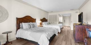 Furnished Resort 2/2 Condo, on Golf Course, Lake Views Gallery 15