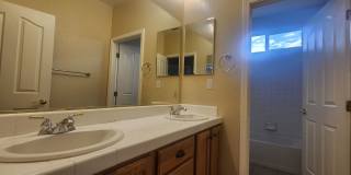 5 Bedroom Home Behind the Gate of Wisteria Place Gallery 21