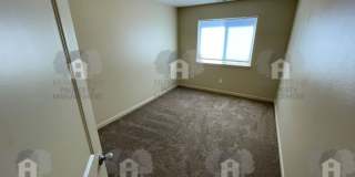 Perfect commuter location! Gallery 17