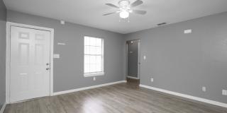 1918 Angus Street -3 Gallery 17