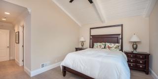 Private Newport Beach Cul-de-Sac Home Gallery 30