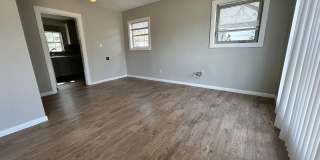 2Bed/1Bath Available Gallery 4