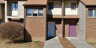3 Bed Townhome in Shenandoah Neighborhood - Rent TBD Gallery 1