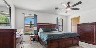 Spacious 3 bedroom 2 bath home with Solar Panels Gallery 10