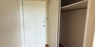 5424 Fifth Avenue Gallery 250