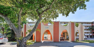 1700 NE 191st St Gallery 1