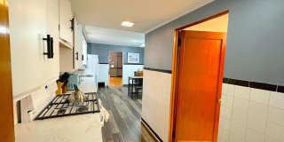 137 Oakland Street Gallery 22