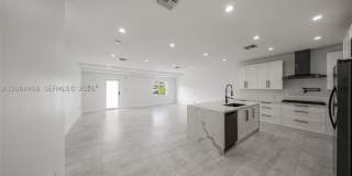 1935 SW 24th Ter Gallery 10