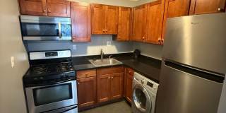Cozy 1 Bedroom 1 Bathroom Condo- Conveniently Located at DC line Gallery 9