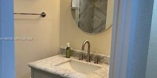 2811 N Oakland Forest Dr Gallery 10