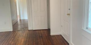 House with Yard and Parking-Video in the Pictures! Gallery 20