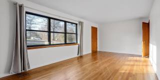 517 Randall Street Gallery 9