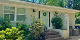 AVAILABLE NOW- Short distance to Downtown Auburn--One of Kind Home on Sherwood Dr in Auburn Gallery 1