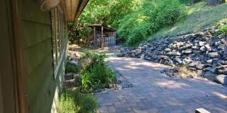 Large Tucked Away South Hill Home! Gallery 4