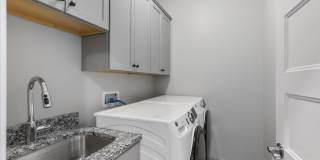 -Live Bold at The Ten – Modern 3BR / 2.5BA Townhome + Elevator Gallery 45
