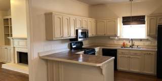 Beautiful 3 bedroom on corner lot in Azalea Lakes Gallery 6