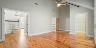 412 Dauphin Street Gallery 13