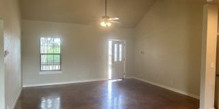 1005 Live Oak Dr Gallery 3
