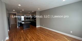 Luxurious Colonial Green Townhome with Garage Gallery 22