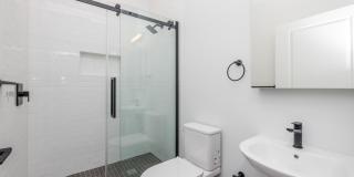 737 PINE Gallery 8