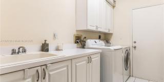 5774 SW 76th Ter Gallery 33