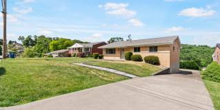 AVAILABLE NOW! FULLY RENOVATED 3-bedroom in BALDWIN! Gallery 3