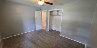 3 bedroom/1.5 bathroom house/2 car garage Gallery 16