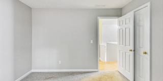 Single-family home in Kennesaw, GA near KSU, Town Center and Woodstock. Gallery 36