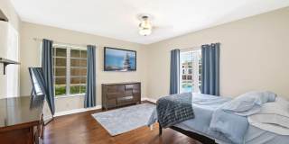 2400 Delmar Place Gallery 30