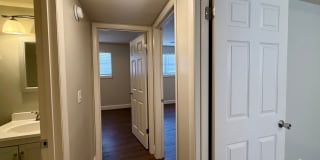 2422 W Savannah - 3 Bedroom, 2 Bathroom Townhome Gallery 28