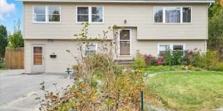 Gorgeous 5BR Home with Multi‑Level Living, Storage Loft, and 7 Parking Spaces Gallery 1