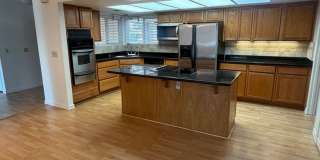 Charming 3 bedroom 2 bathroom home located in Hanford Gallery 4