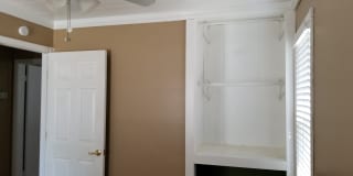 A Charming 3 Bedroom Bungalow, Hardwood Floors, Fenced in Backyard Gallery 12
