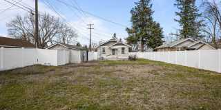 Remodeled 3BR/2BA Brick Bungalow - Fireplace, Finished Basement & Garage Gallery 30