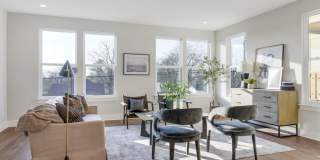 Beautiful Charlotte Park Townhome With Two Car Garage Gallery 6