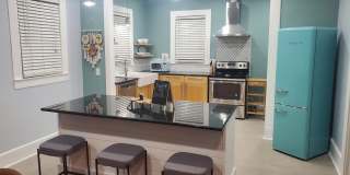 1605 South Elm Street Gallery 3