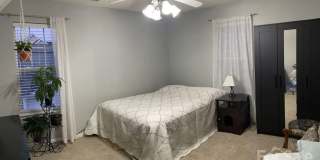Room in 4 Bedroom Home at Meadowcreek Village Dr Gallery 16