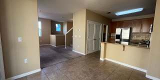 Spacious 3bed 2.5 bath available in Regency Park Spacious 3bed 2.5 bath available in Regency Park Gallery 8