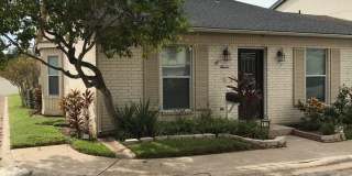 Spacious Townhouse in a Great Location!! Gallery 1